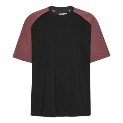 Sort T-shirt med kontrast rødmeleret raglanærmer - ARKURI Fashion