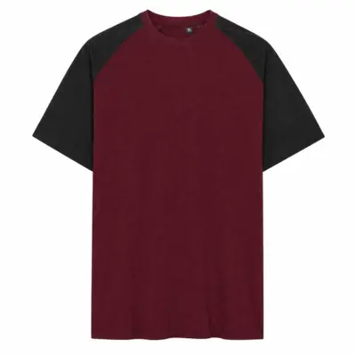 Vinrød T-shirt med kontrast sorte raglanærmer
